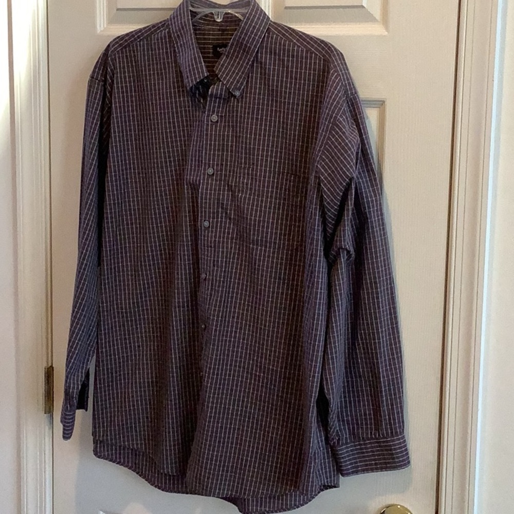 VanHeusen button down dress shirt XL